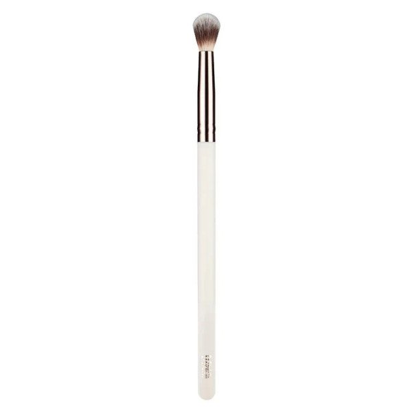 MUA MAKEUP ACADEMY : MUA LARGE FLUFFY BLENDING BRUSH WITH HOLO BOX